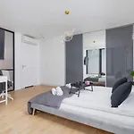 Politechnika Krakowska By Renters Prestige *