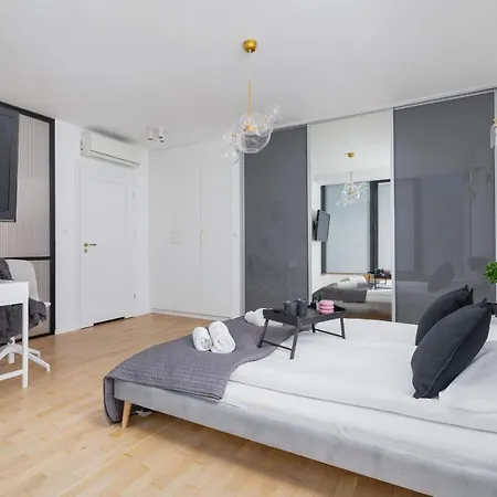 Politechnika Krakowska By Renters Prestige *