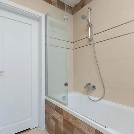 Politechnika Krakowska By Renters Prestige Krakow