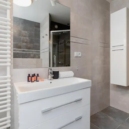 Politechnika Krakowska By Renters Prestige * Krakow
